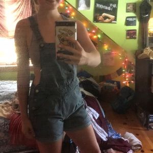 Overall shorts